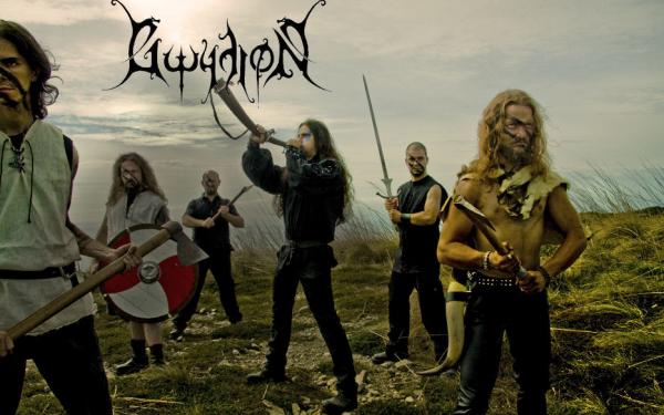 GWYDION - Horn triskelion                    